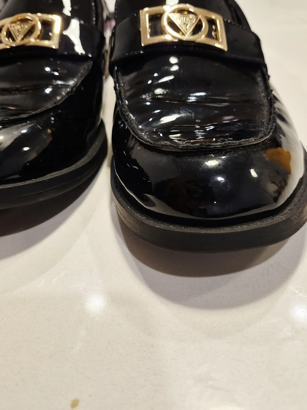 Guess sleek black